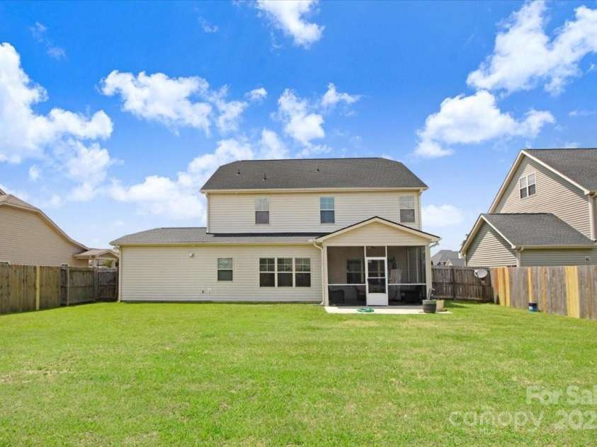 5125 Debut Avenue, Hope Mills, NC 28348.  MLS# CAR4274598, YatesRealty ID 22438. 