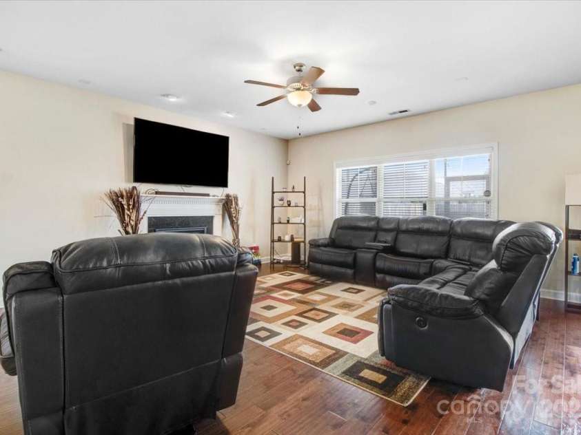 5125 Debut Avenue, Hope Mills, NC 28348.  MLS# CAR4274598, YatesRealty ID 22438. 