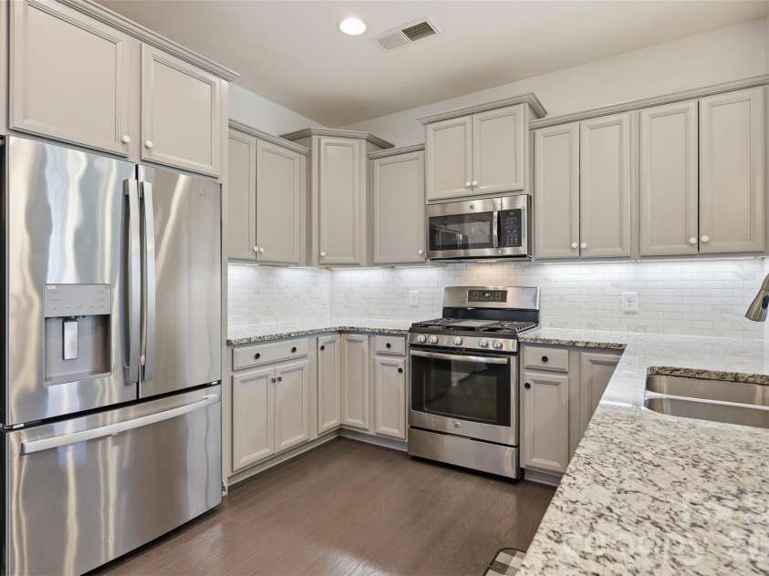 3176 Bridgewater Street, Lancaster, SC 29720.  MLS# CAR4363226, YatesRealty ID 22439. 