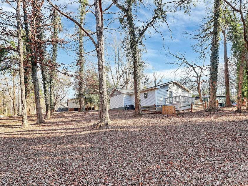 4410 Burgin Street, Kannapolis, NC 28081.  MLS# CAR4327552, YatesRealty ID 22439. HUGE BACK YARD