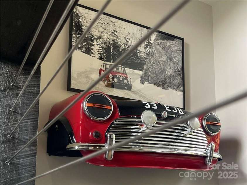 706 Silver Springs Drive, Banner Elk, NC 28604.  MLS# CAR4275009, YatesRealty ID 22440. Car Bar 1