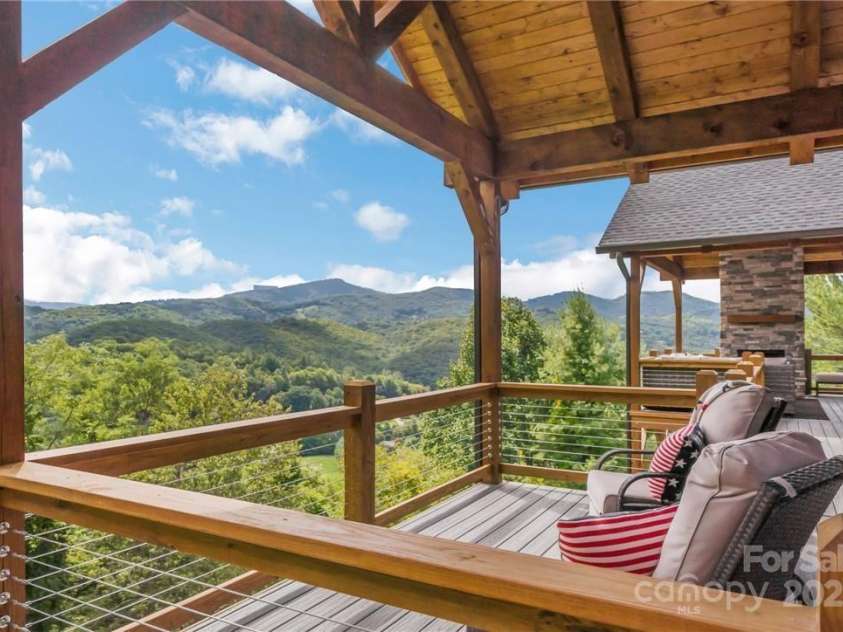 706 Silver Springs Drive, Banner Elk, NC 28604.  MLS# CAR4275009, YatesRealty ID 22440. Dining Terrace