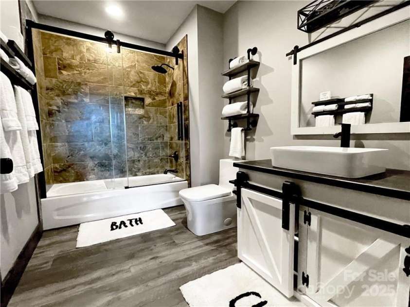 706 Silver Springs Drive, Banner Elk, NC 28604.  MLS# CAR4275009, YatesRealty ID 22440. Guest bathroom #3