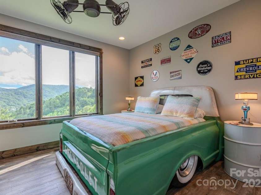 706 Silver Springs Drive, Banner Elk, NC 28604.  MLS# CAR4275009, YatesRealty ID 22440. Guest Bedroom #3