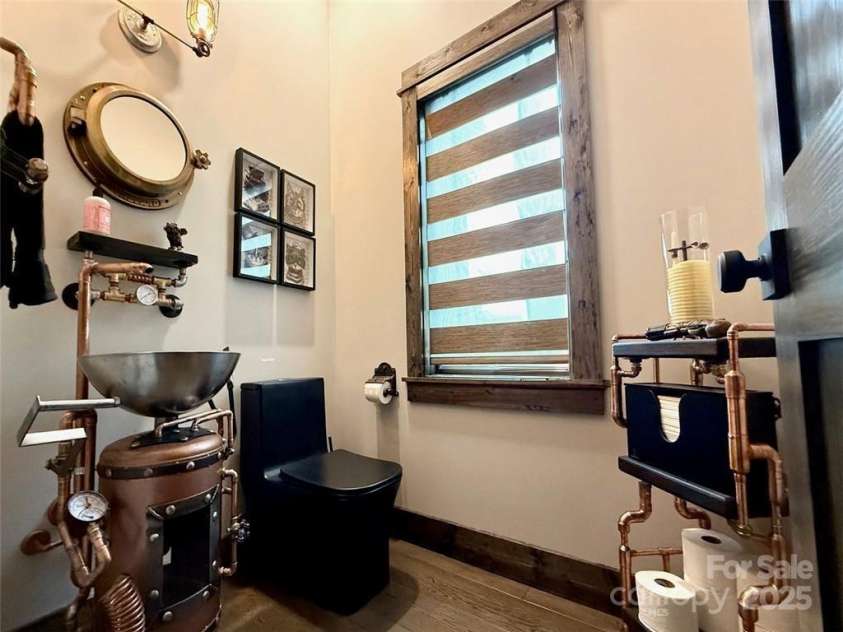 706 Silver Springs Drive, Banner Elk, NC 28604.  MLS# CAR4275009, YatesRealty ID 22440. Half Room