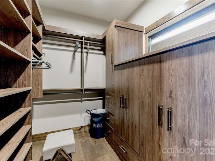 706 Silver Springs Drive, Banner Elk, NC 28604.  MLS# CAR4275009, YatesRealty ID 22440. Primary #1 Closet