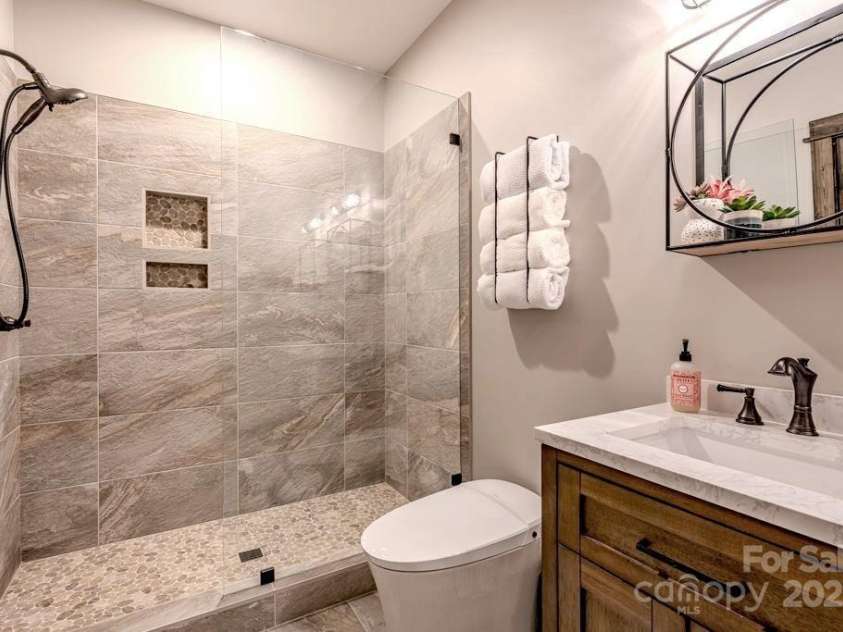 706 Silver Springs Drive, Banner Elk, NC 28604.  MLS# CAR4275009, YatesRealty ID 22440. Primary #2 Bath