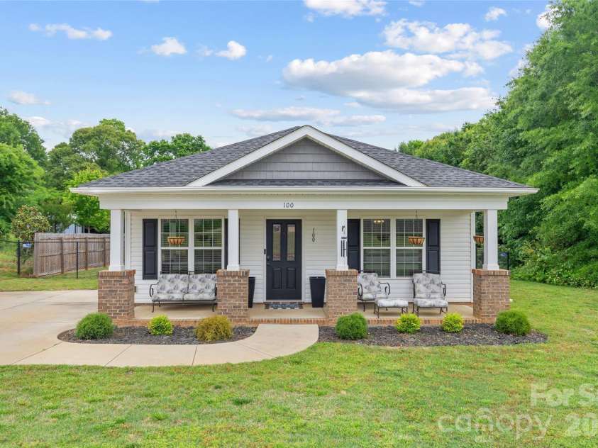 100 Centerview Street, Belmont, NC 28012.  MLS# CAR4378611, YatesRealty ID 22441. 