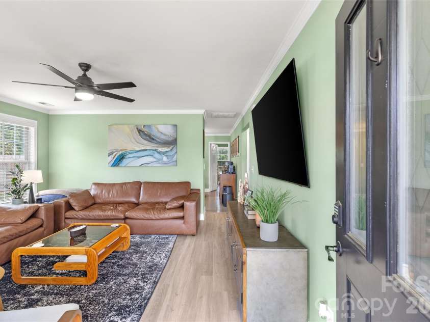 100 Centerview Street, Belmont, NC 28012.  MLS# CAR4378611, YatesRealty ID 22441. 