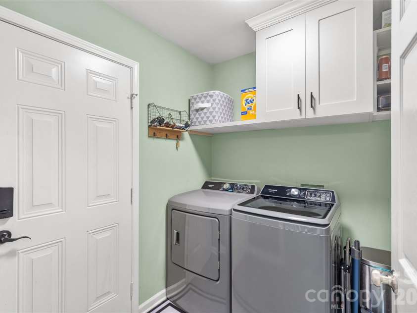 100 Centerview Street, Belmont, NC 28012.  MLS# CAR4378611, YatesRealty ID 22441. 