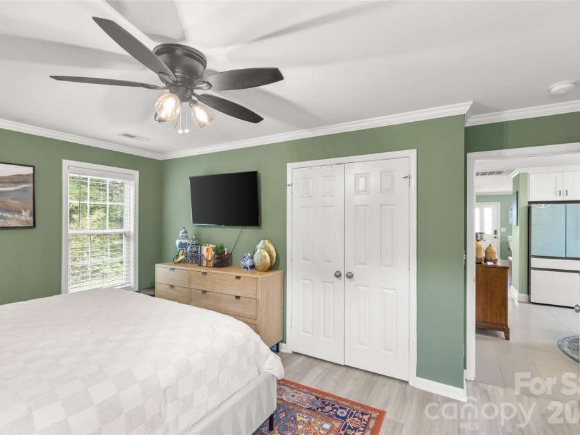 100 Centerview Street, Belmont, NC 28012.  MLS# CAR4378611, YatesRealty ID 22441. 