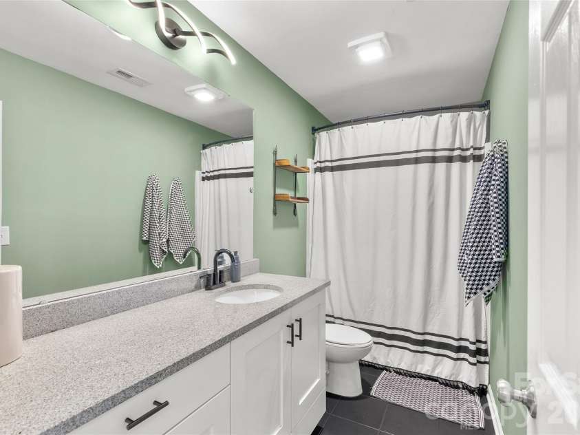 100 Centerview Street, Belmont, NC 28012.  MLS# CAR4378611, YatesRealty ID 22441. 