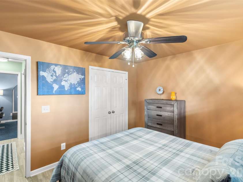 100 Centerview Street, Belmont, NC 28012.  MLS# CAR4378611, YatesRealty ID 22441. 