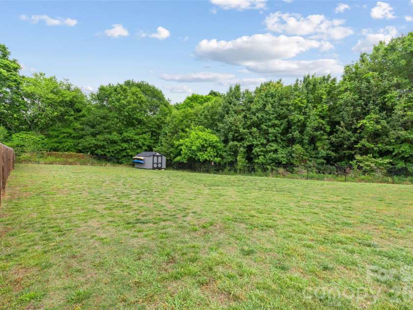 100 Centerview Street, Belmont, NC 28012.  MLS# CAR4378611, YatesRealty ID 22441. 