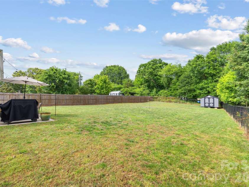 100 Centerview Street, Belmont, NC 28012.  MLS# CAR4378611, YatesRealty ID 22441. 