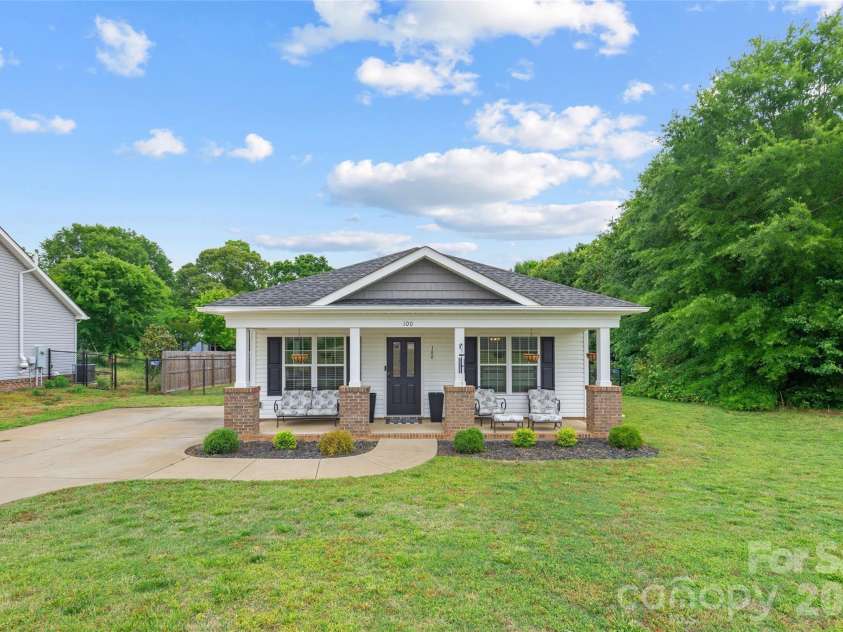 100 Centerview Street, Belmont, NC 28012.  MLS# CAR4378611, YatesRealty ID 22441. 