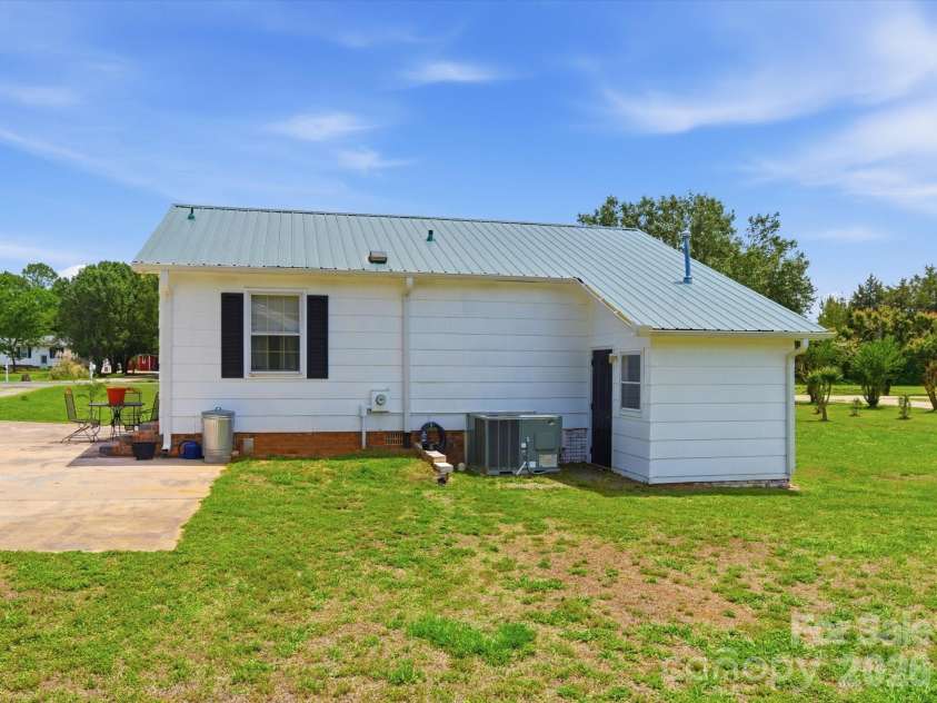 3044 Sims Road, Rock Hill, SC 29730.  MLS# CAR4381472, YatesRealty ID 22442. 