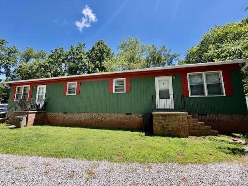 124/126 Polly Street, Morganton, NC 28655.  MLS# CAR4274282, YatesRealty ID 22444. 