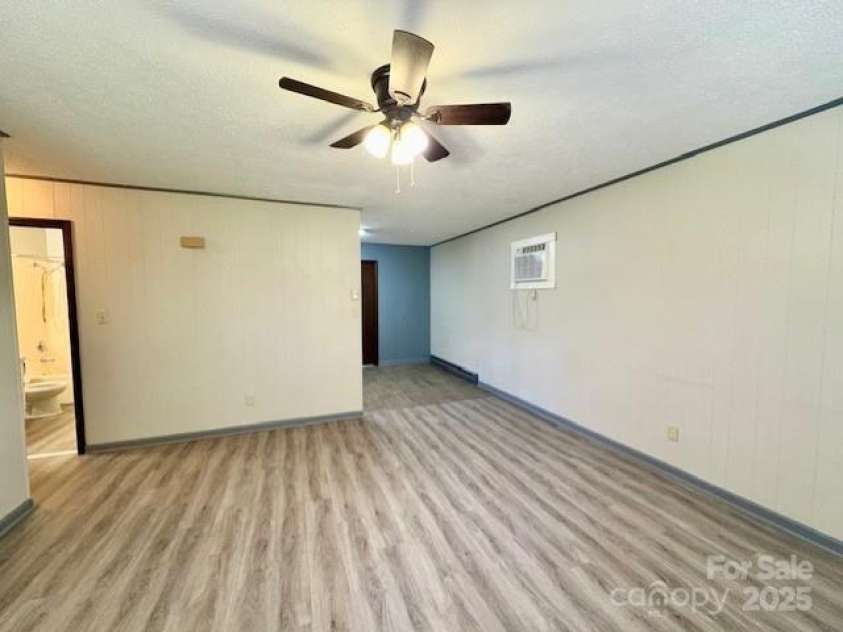 124/126 Polly Street, Morganton, NC 28655.  MLS# CAR4274282, YatesRealty ID 22444. 