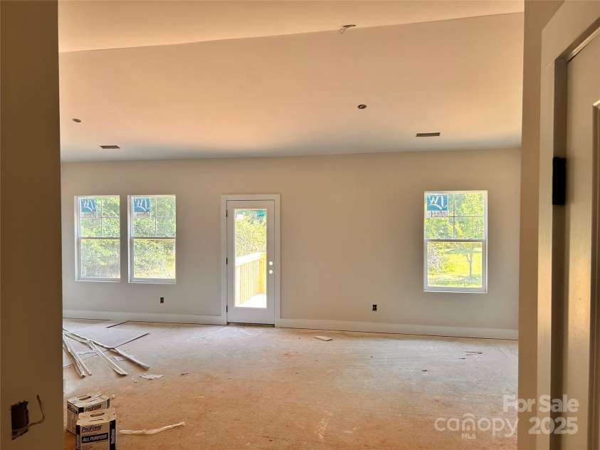 3506 14th Avenue, Hickory, NC 28602.  MLS# CAR4275889, YatesRealty ID 22445. 