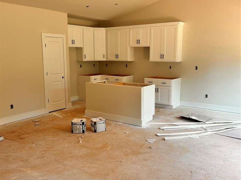 3506 14th Avenue, Hickory, NC 28602.  MLS# CAR4275889, YatesRealty ID 22445. 