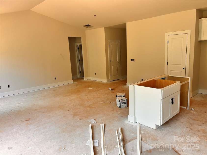 3506 14th Avenue, Hickory, NC 28602.  MLS# CAR4275889, YatesRealty ID 22445. 