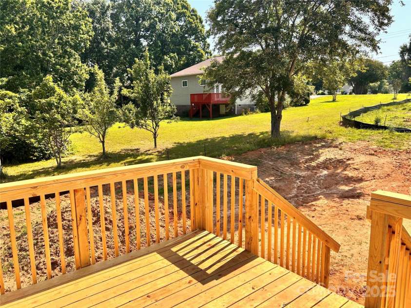 3506 14th Avenue, Hickory, NC 28602.  MLS# CAR4275889, YatesRealty ID 22445. 