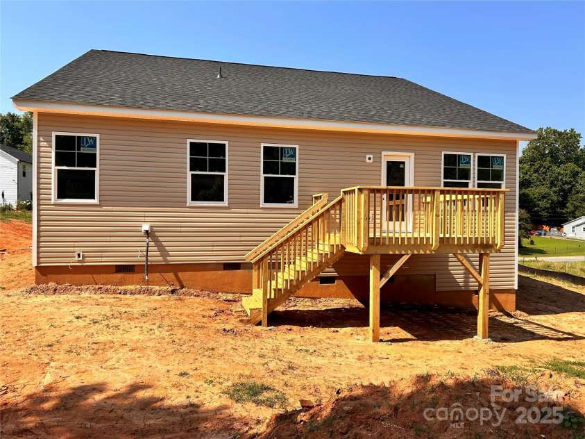 3506 14th Avenue, Hickory, NC 28602.  MLS# CAR4275889, YatesRealty ID 22445. 