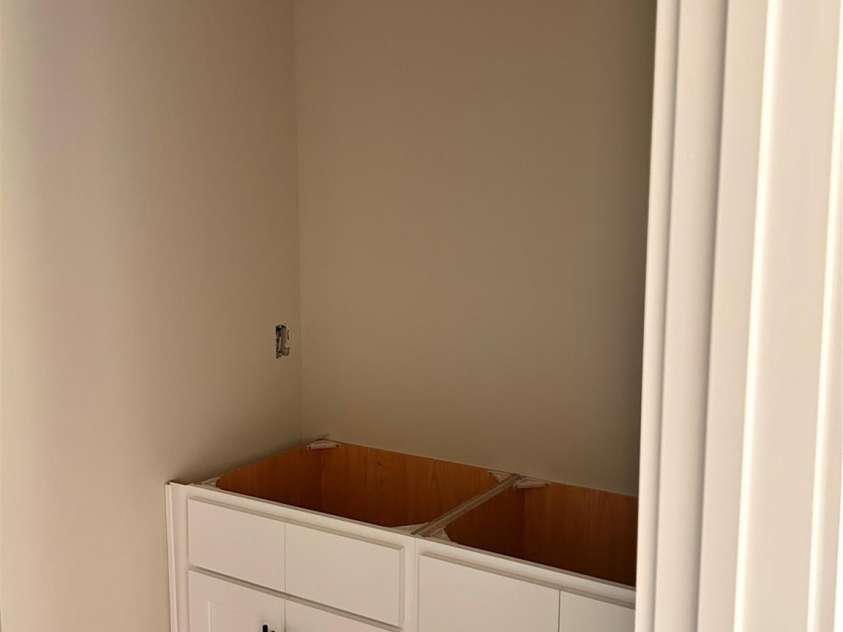 3506 14th Avenue, Hickory, NC 28602.  MLS# CAR4275889, YatesRealty ID 22445. 