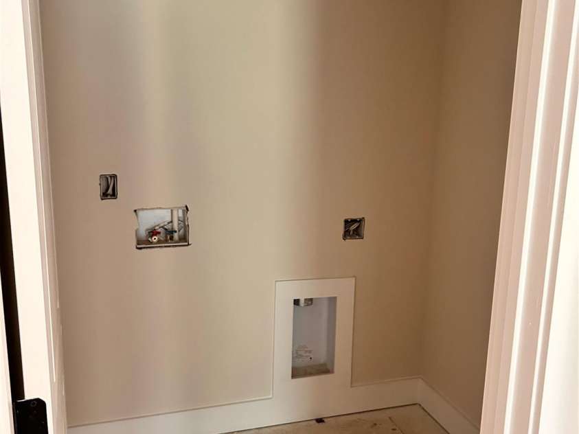 3506 14th Avenue, Hickory, NC 28602.  MLS# CAR4275889, YatesRealty ID 22445. 