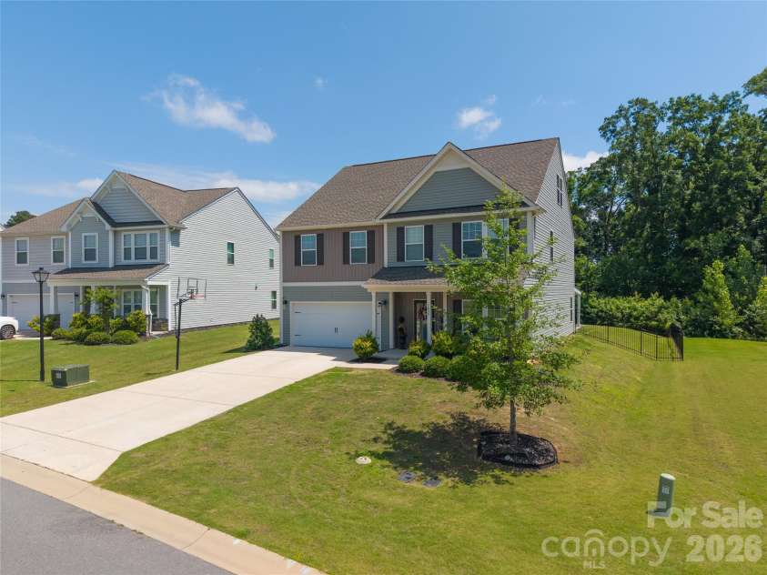 1035 Beacon Avenue, Monroe, NC 28110.  MLS# CAR4389329, YatesRealty ID 22446. 