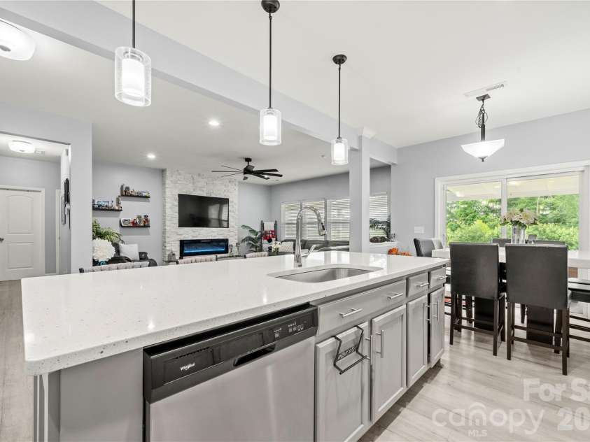 1035 Beacon Avenue, Monroe, NC 28110.  MLS# CAR4389329, YatesRealty ID 22446. 