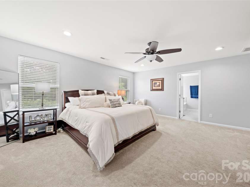 1035 Beacon Avenue, Monroe, NC 28110.  MLS# CAR4389329, YatesRealty ID 22446. 