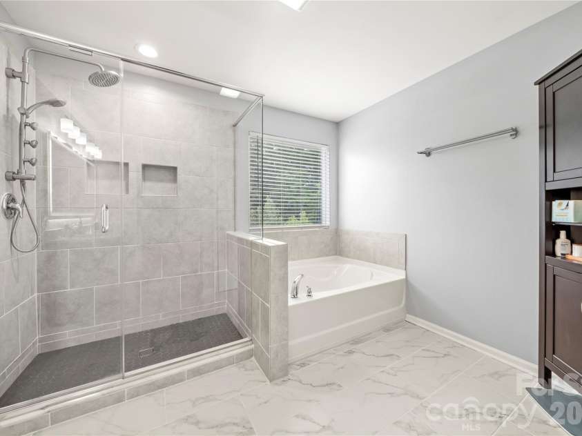 1035 Beacon Avenue, Monroe, NC 28110.  MLS# CAR4389329, YatesRealty ID 22446. 