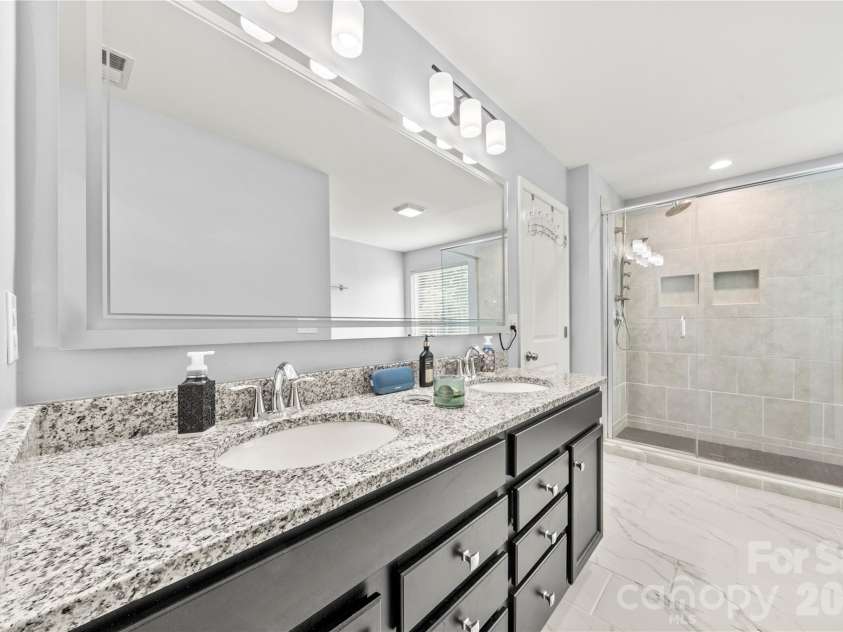 1035 Beacon Avenue, Monroe, NC 28110.  MLS# CAR4389329, YatesRealty ID 22446. 