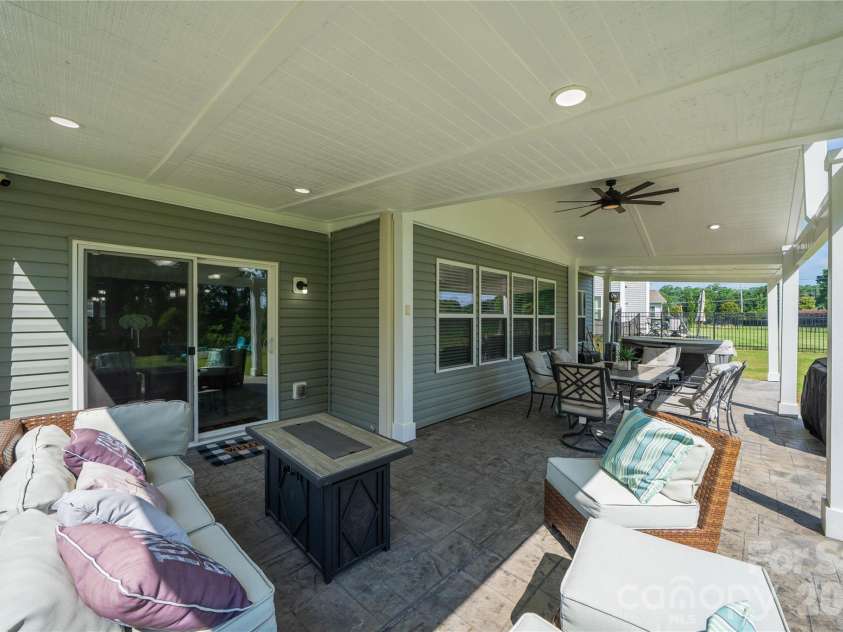 1035 Beacon Avenue, Monroe, NC 28110.  MLS# CAR4389329, YatesRealty ID 22446. 