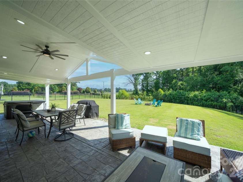 1035 Beacon Avenue, Monroe, NC 28110.  MLS# CAR4389329, YatesRealty ID 22446. 