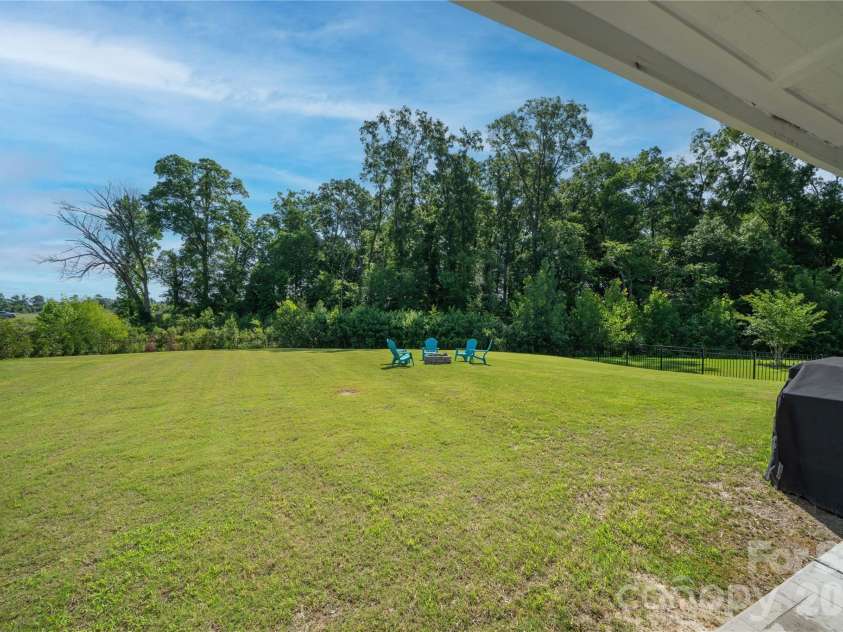 1035 Beacon Avenue, Monroe, NC 28110.  MLS# CAR4389329, YatesRealty ID 22446. 