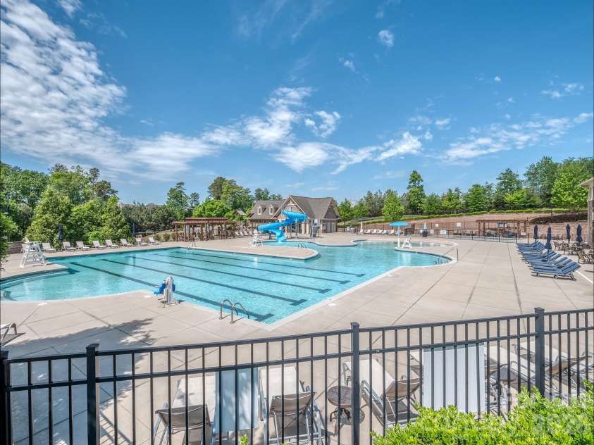 14124 Shelburne Village Drive, Charlotte, NC 28278.  MLS# CAR4363481, YatesRealty ID 22447. Community pool 