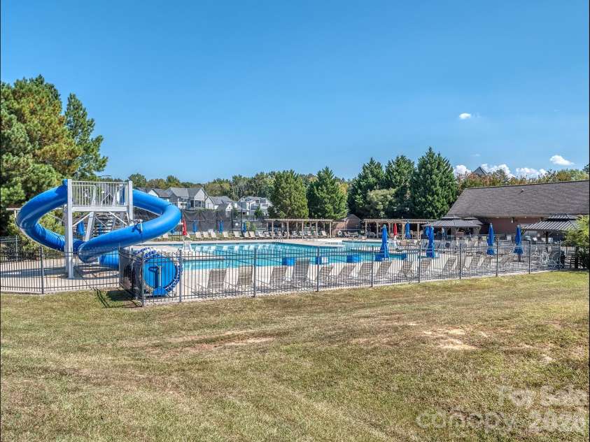 14124 Shelburne Village Drive, Charlotte, NC 28278.  MLS# CAR4363481, YatesRealty ID 22447. Community pool 