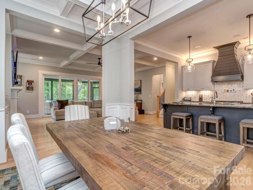 14124 Shelburne Village Drive, Charlotte, NC 28278.  MLS# CAR4363481, YatesRealty ID 22447. Dining area 