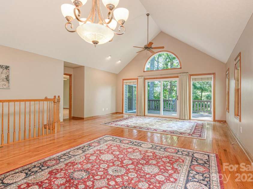 299 Carriage Summitt Way, Hendersonville, NC 28791.  MLS# CAR4305616, YatesRealty ID 22447. Dining Area