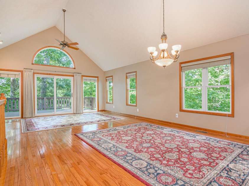 299 Carriage Summitt Way, Hendersonville, NC 28791.  MLS# CAR4305616, YatesRealty ID 22447. Great Room