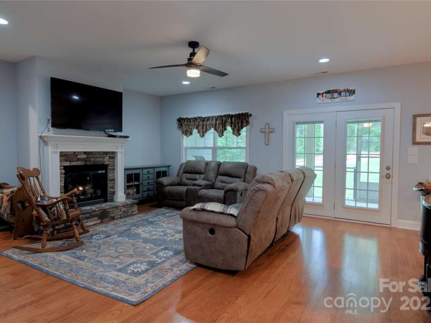 4660 Gold Finch Drive, Denver, NC 28037.  MLS# CAR4260143, YatesRealty ID 22448. 