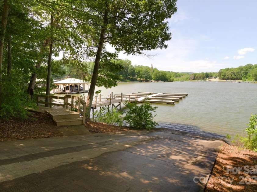 4660 Gold Finch Drive, Denver, NC 28037.  MLS# CAR4260143, YatesRealty ID 22448. 