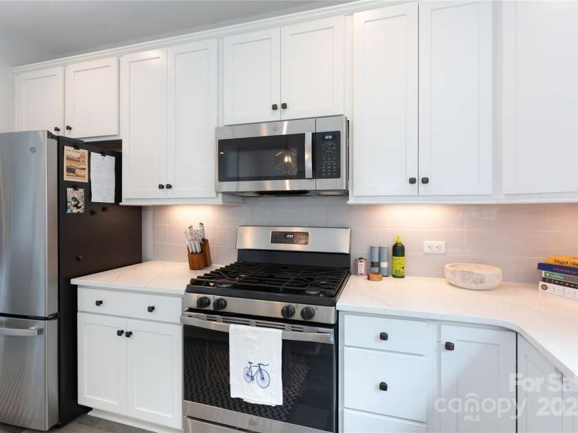 2254 Electric Lane, Charlotte, NC 28205.  MLS# CAR4254764, YatesRealty ID 22449. 