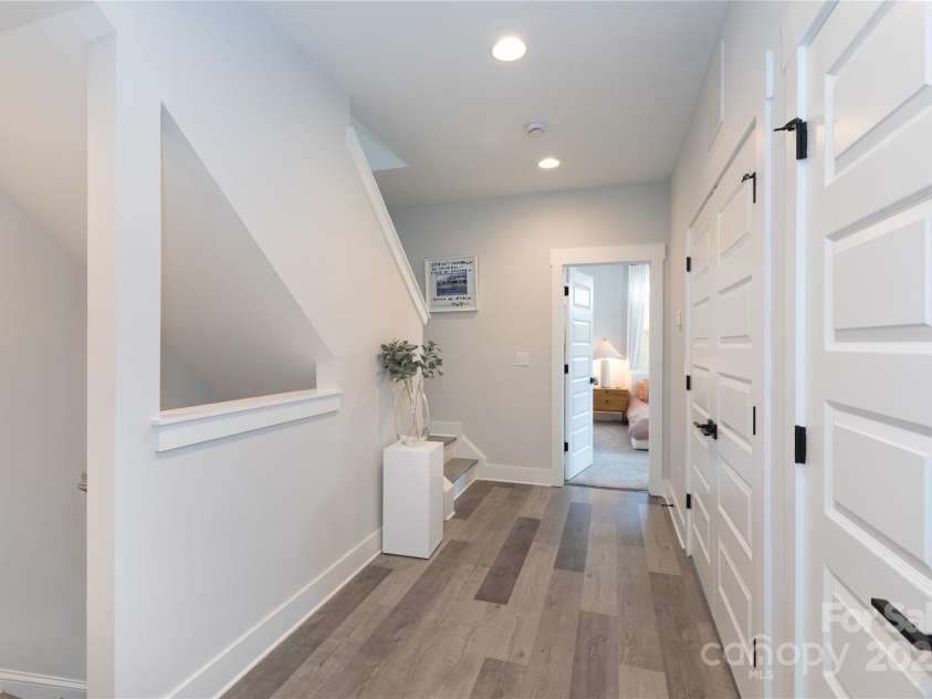 2254 Electric Lane, Charlotte, NC 28205.  MLS# CAR4254764, YatesRealty ID 22449. 