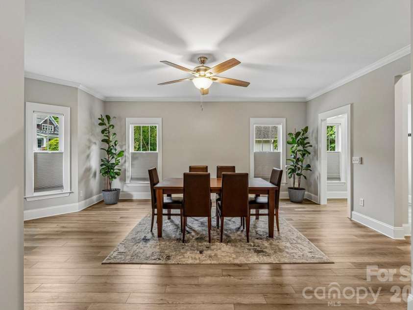 611 37th Street, Charlotte, NC 28205.  MLS# CAR4379542, YatesRealty ID 22449. 