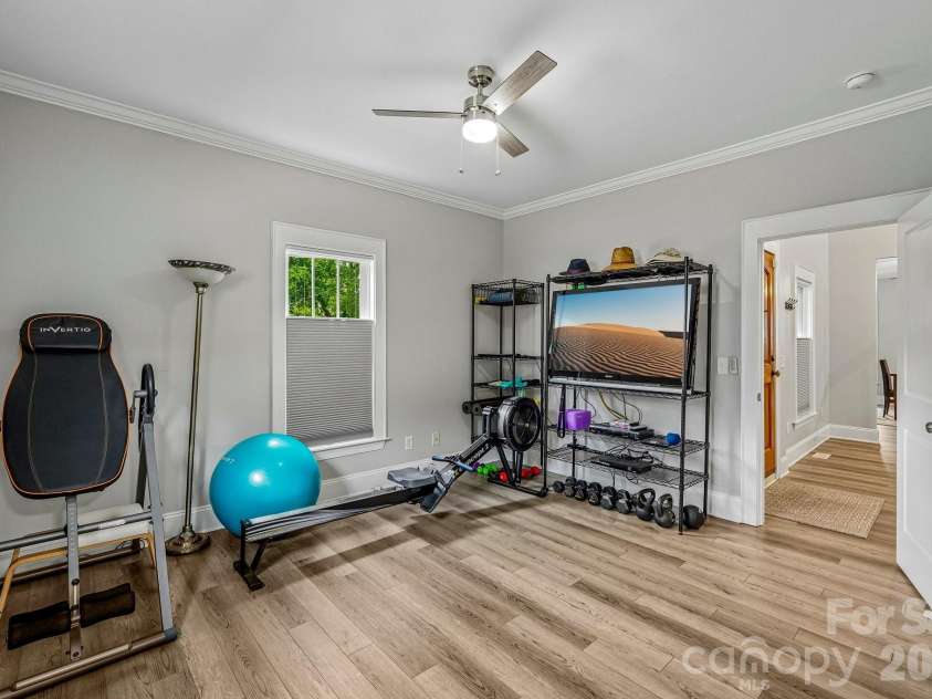 611 37th Street, Charlotte, NC 28205.  MLS# CAR4379542, YatesRealty ID 22449. 