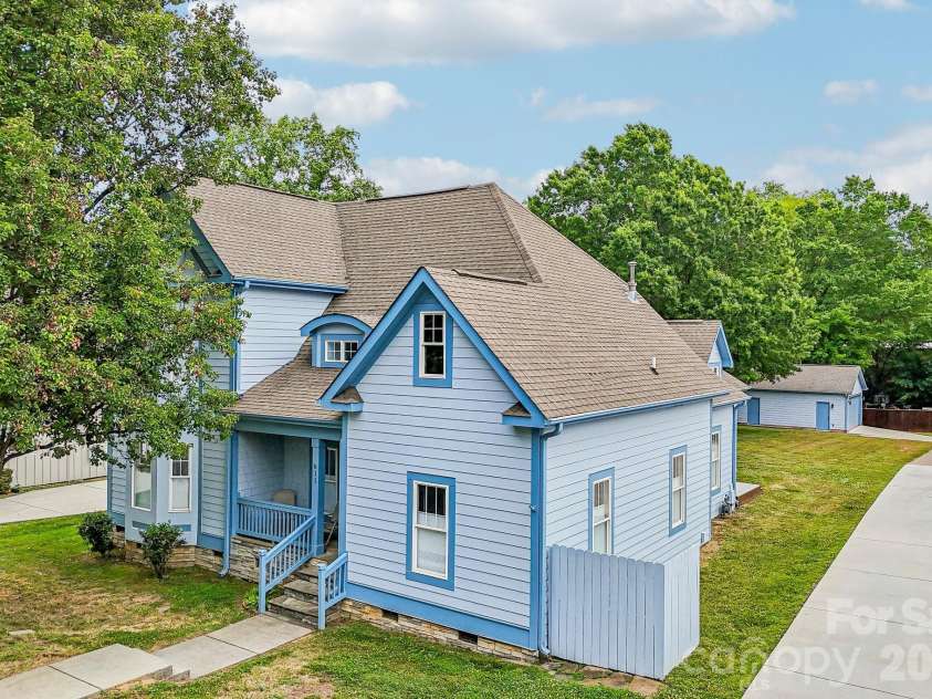 611 37th Street, Charlotte, NC 28205.  MLS# CAR4379542, YatesRealty ID 22449. 